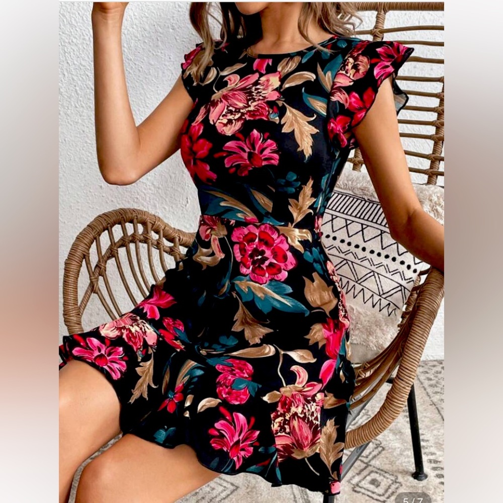🆕 Floral Black Dress w/ Ruffled Sleeves!!! NWOT